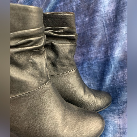 Boots, wedge heel, slouchy Chinese Laundry size 8 - Picture 7 of 8